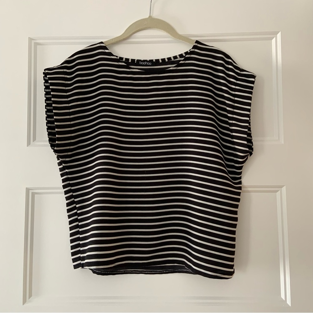 Black & white striped tee - Boohoo size 4